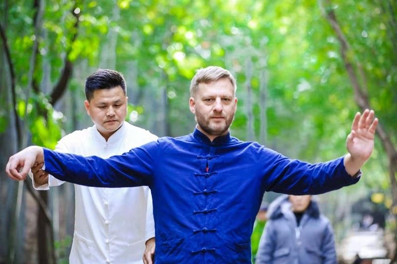 外籍学员户外太极课